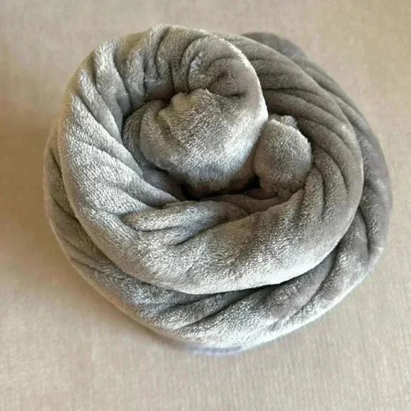 Columbia super soft plush throw - Picture 2 of 4